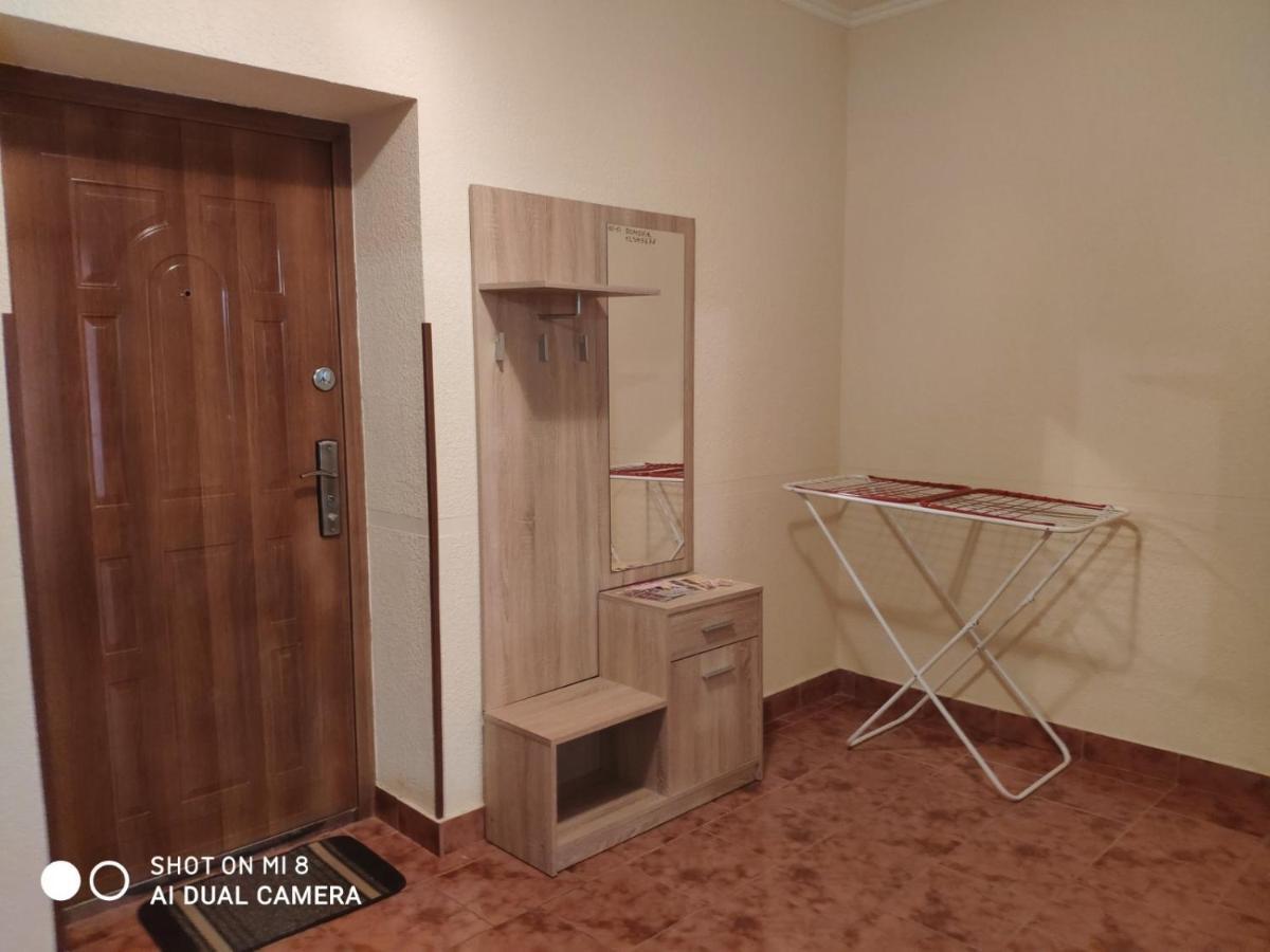 Apartments Domovik Мостова 5 Кв 37 Mukatjeve Exteriör bild